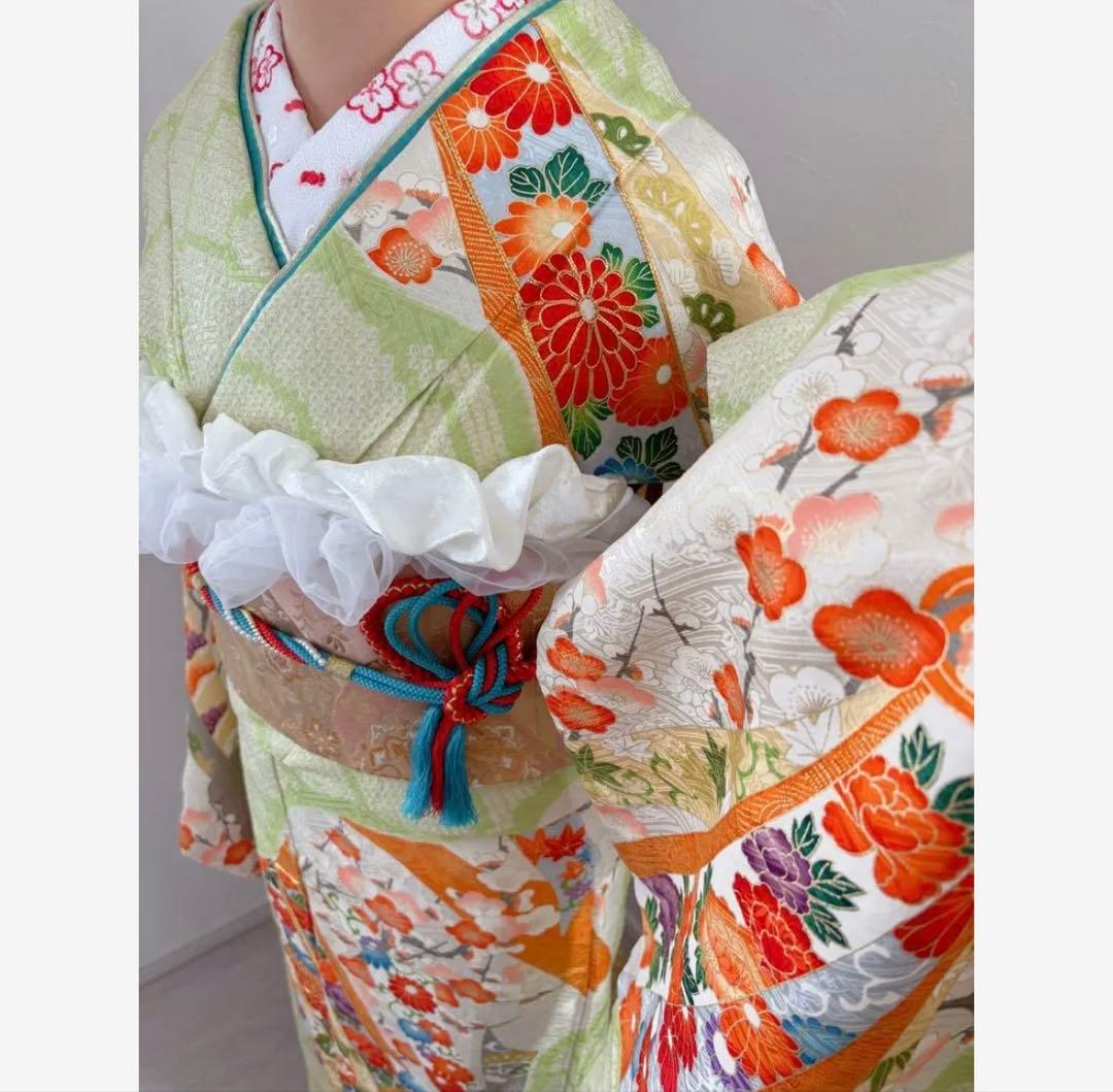 美品豪華刺繍振袖フルセット 鮮やかな花柄 緑・オレンジ