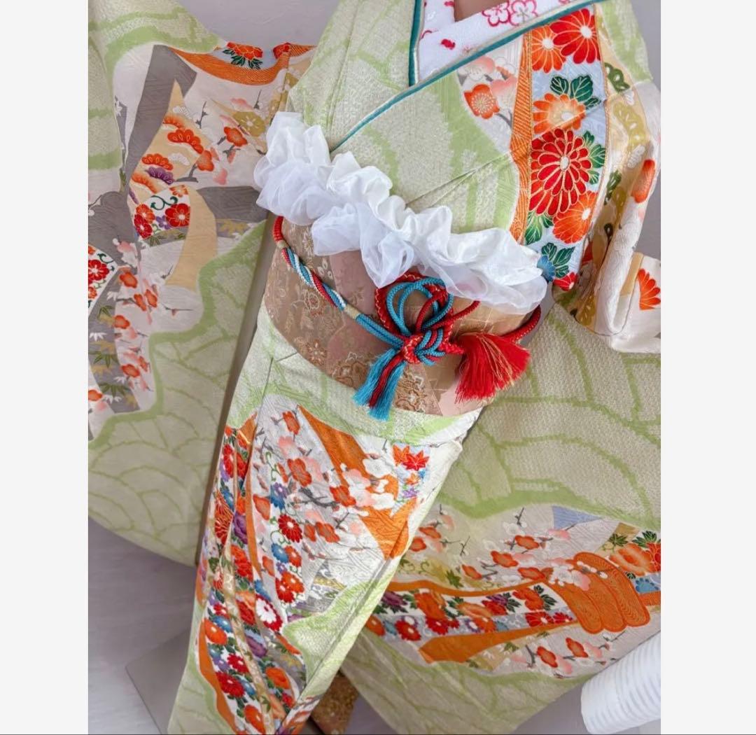 美品豪華刺繍振袖フルセット 鮮やかな花柄 緑・オレンジ