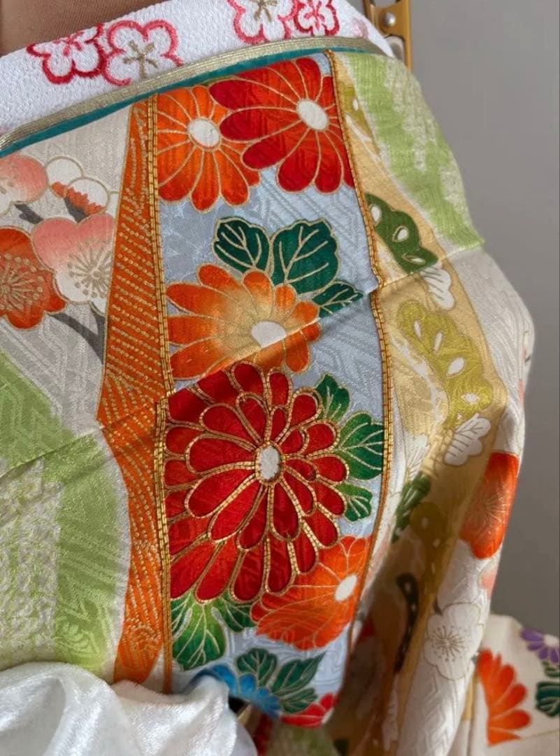 美品豪華刺繍振袖フルセット 鮮やかな花柄 緑・オレンジ