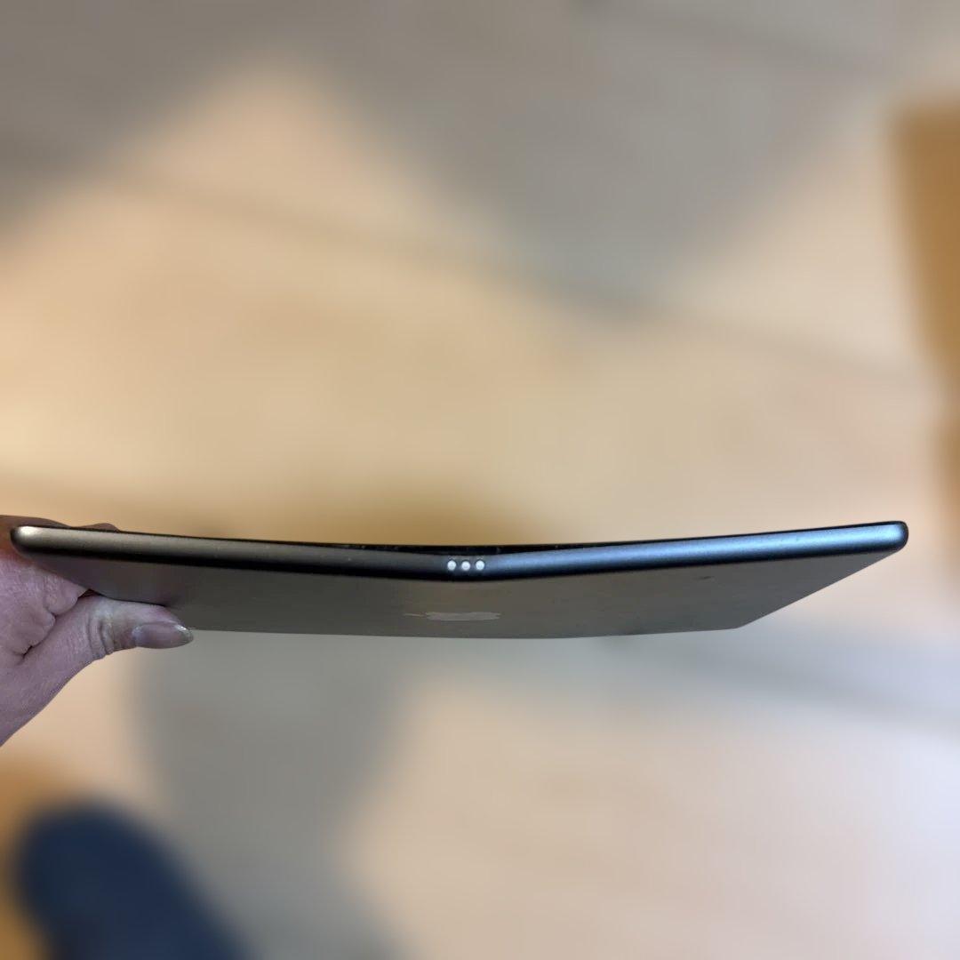 Apple iPad グレー 本体第9世代ジャンク品