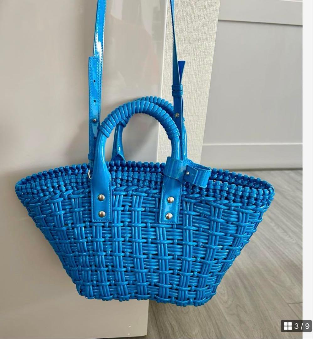 バレンシアガ　ビストロ ストラップ付きバスケット XS ブルー