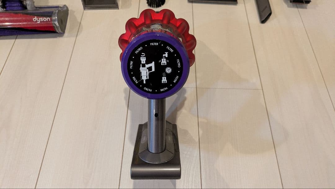 Dyson cyclone V10 fluffy アタッチメント多数 中古品