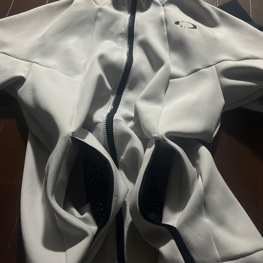 Oakley フード付きジャージ上下セット ホワイト