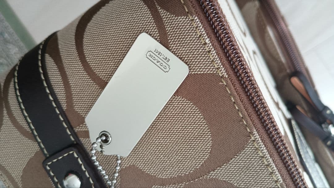 COACH コーチ キャリーケース　新品ですが訳ありです