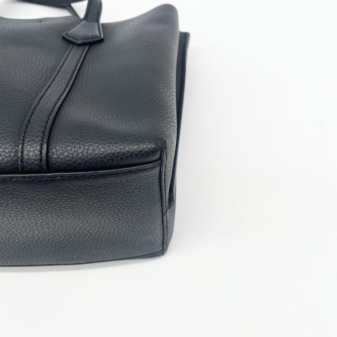 Tory Burch トリプルコンパートメント ペリー　ショルダーバッグ
