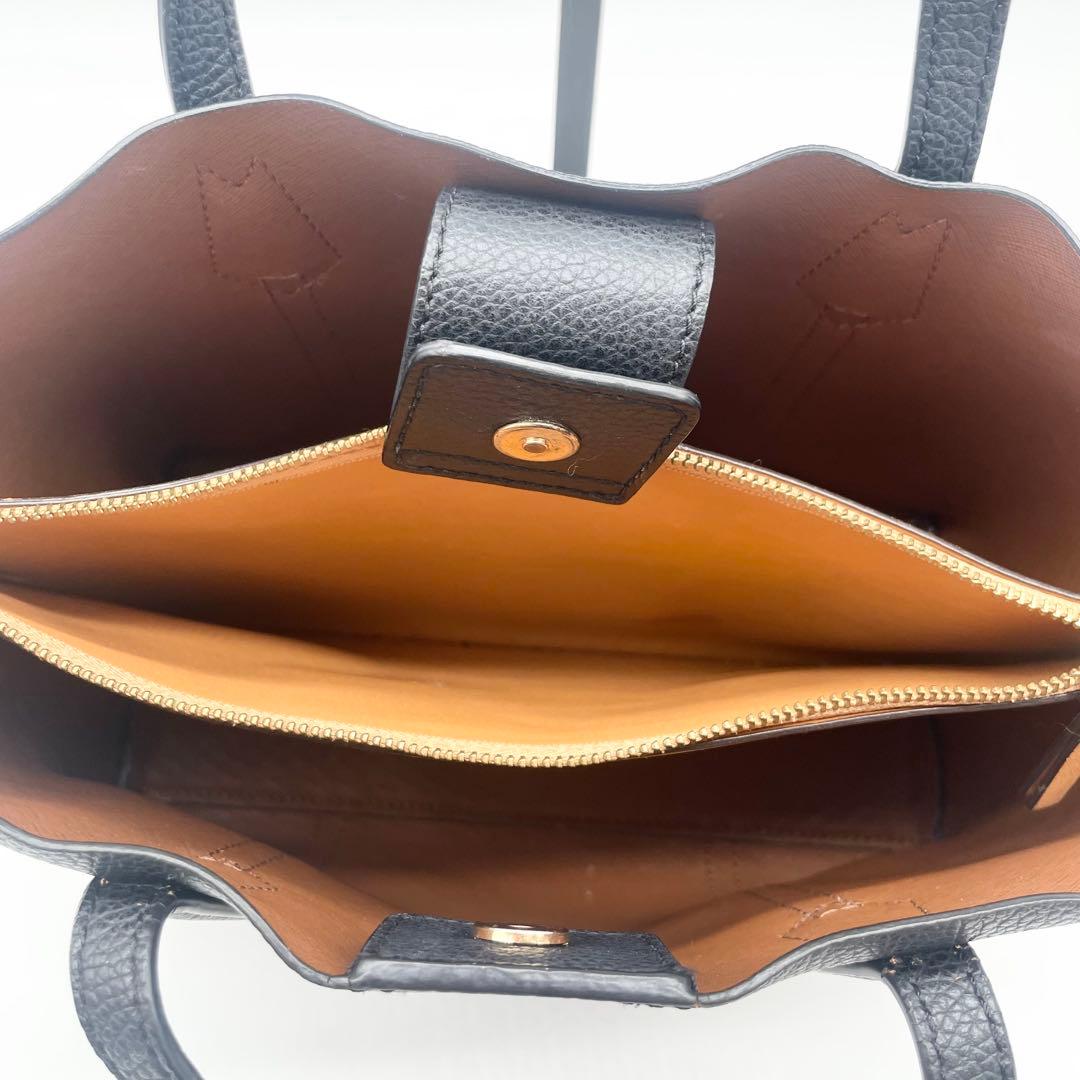 Tory Burch トリプルコンパートメント ペリー　ショルダーバッグ