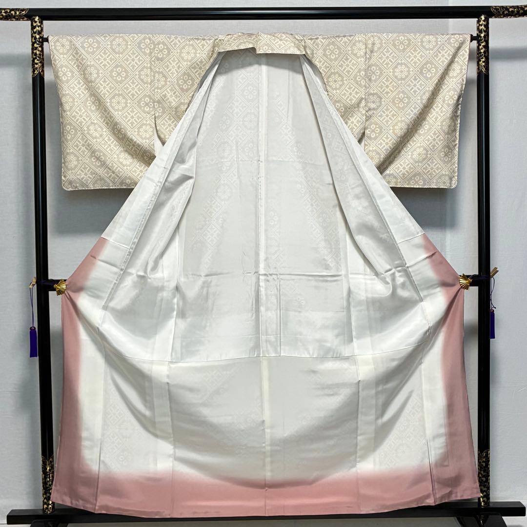 D118 本場白大島紬 華文 正絹 着物 袷 しつけ糸付き未使用極美品