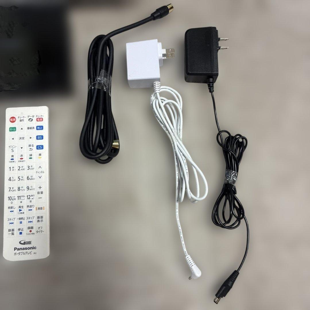 Panasonic ポータブルテレビ UN-10E10-W 23年製