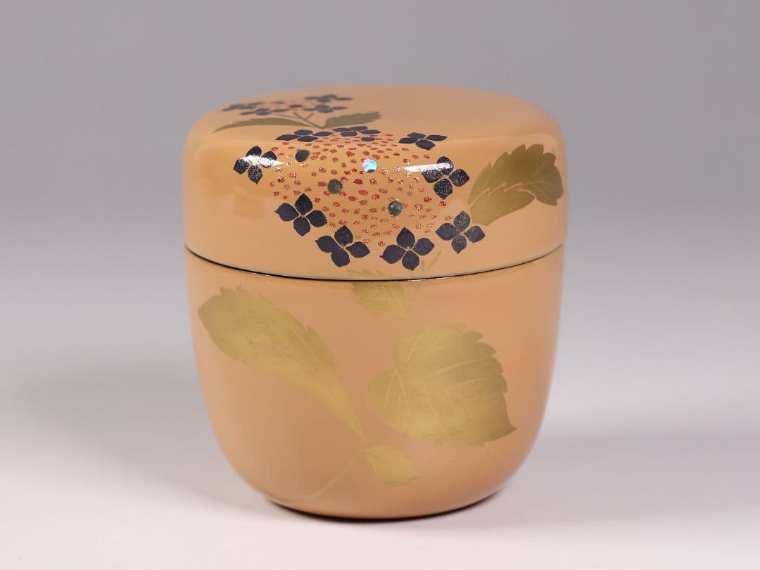 茶道具 中出松峰 白塗 紫陽花蒔絵 中棗 木製 共箱 漆芸 螺鈿【MA913】