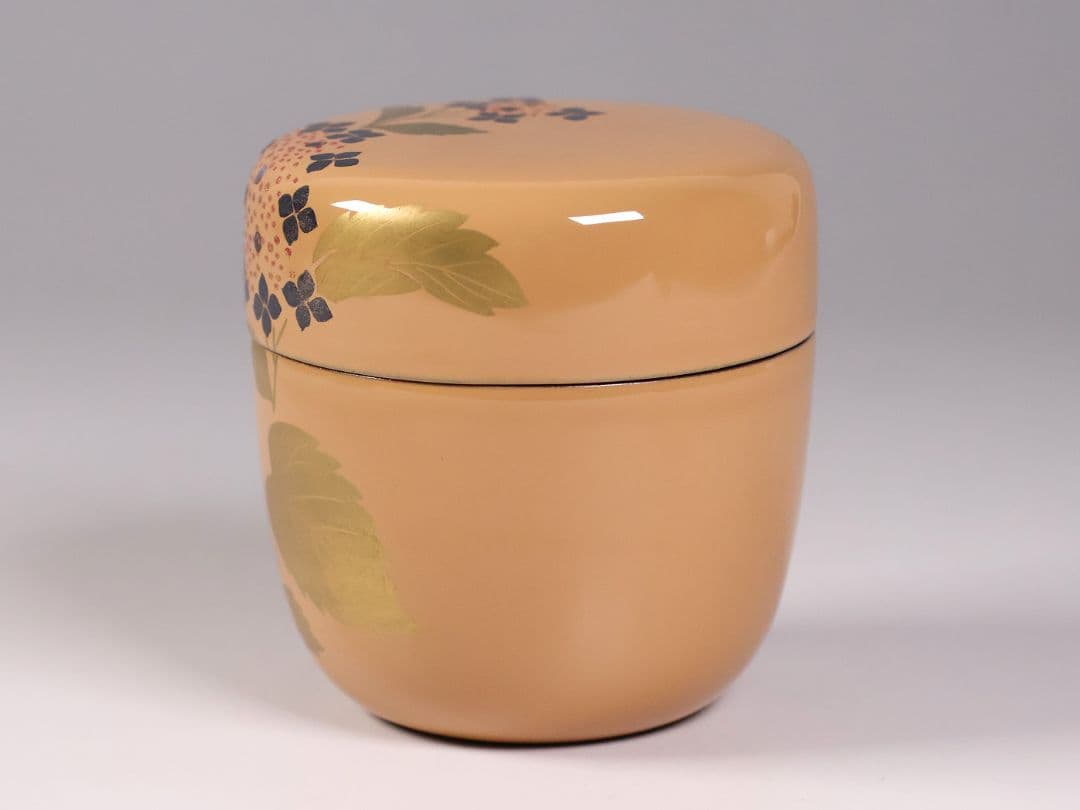 茶道具 中出松峰 白塗 紫陽花蒔絵 中棗 木製 共箱 漆芸 螺鈿【MA913】