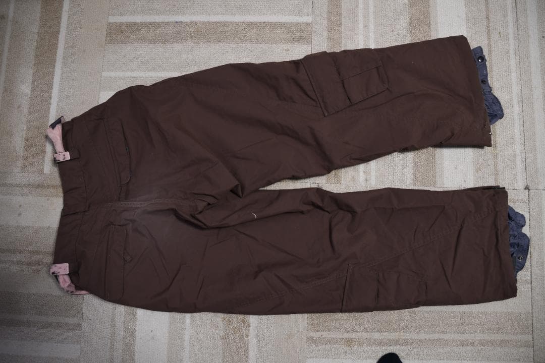 レディース　スノボーウエア上下、保護パット、手袋　（4点）