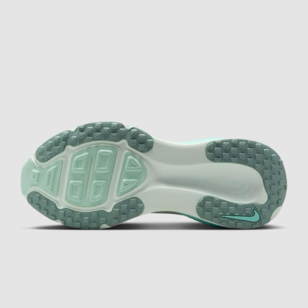 Nike ランニングシューズ ボメロ18 ミントグリーン　24.5㎝