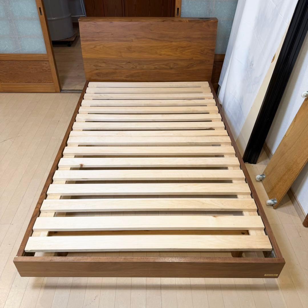 高級♪ フランスベッド セミダブルベッド ベッドフレーム コンセント付き