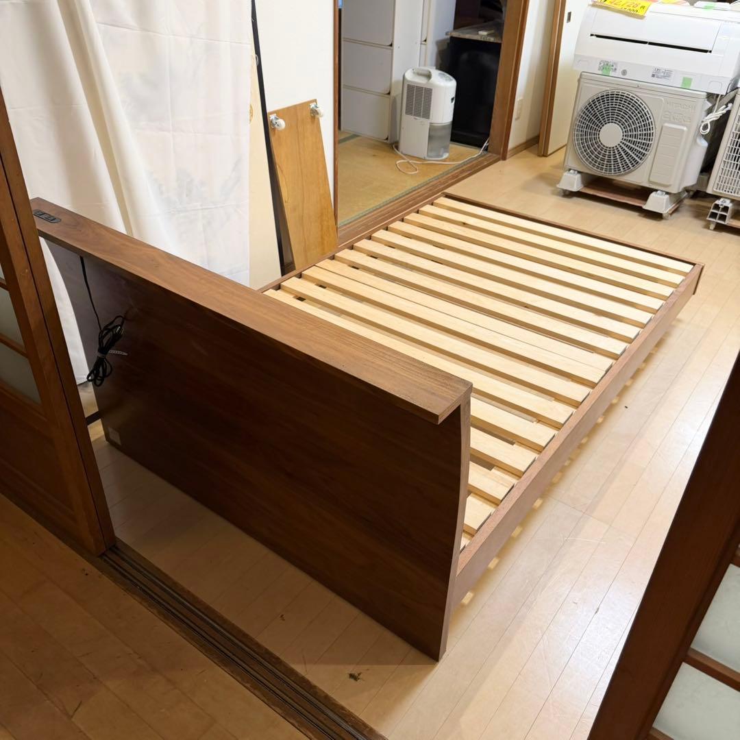 高級♪ フランスベッド セミダブルベッド ベッドフレーム コンセント付き