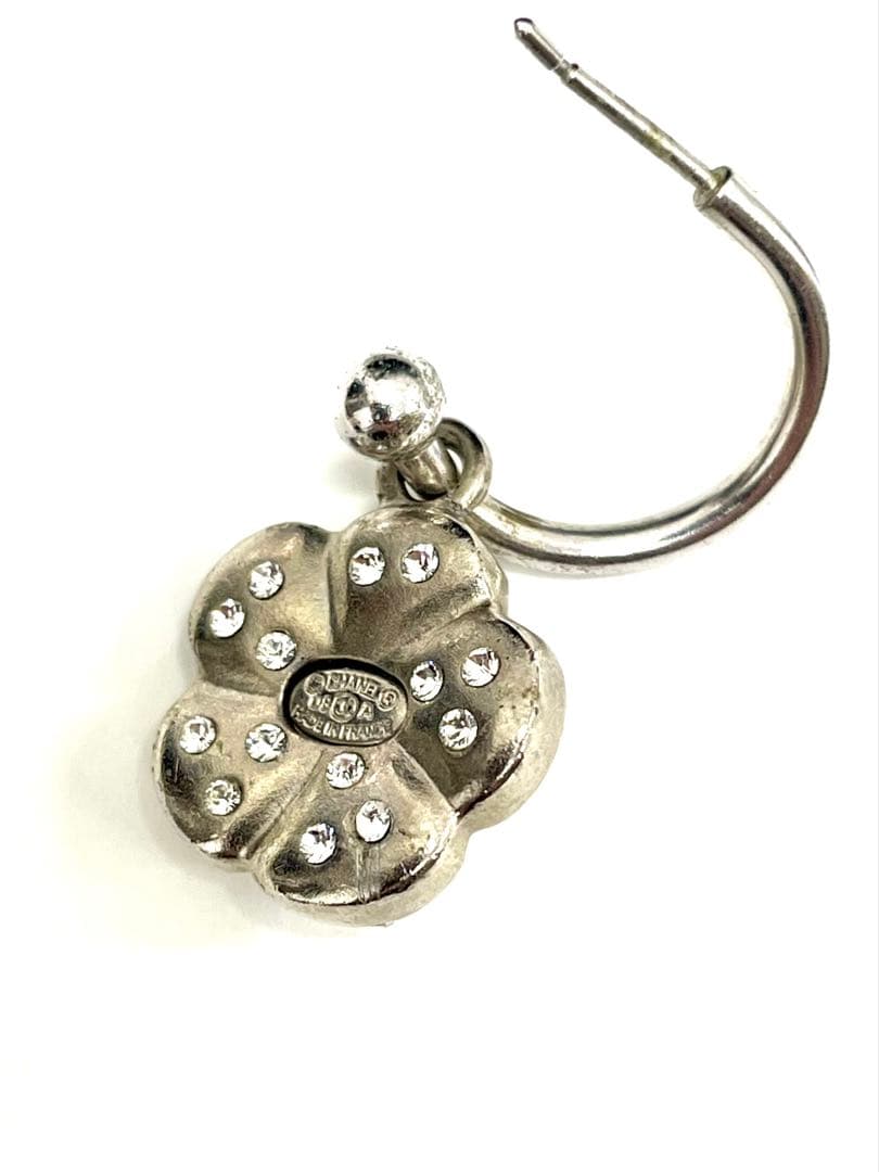 Dayday ok 正規品CHANELカメリア スウィングピアス片方