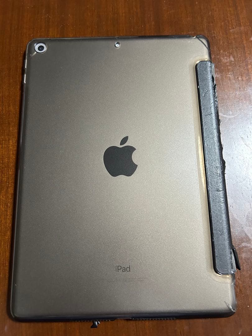 【美品】iPad 第5世代　シルバー 本体32GB Wi-Fiモデル