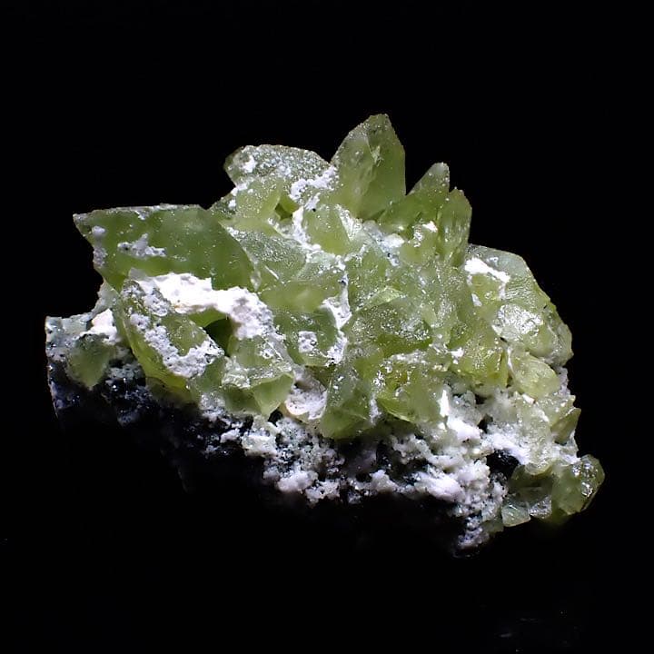 【パキスタン/バルチスタン産】スフェーンの群晶