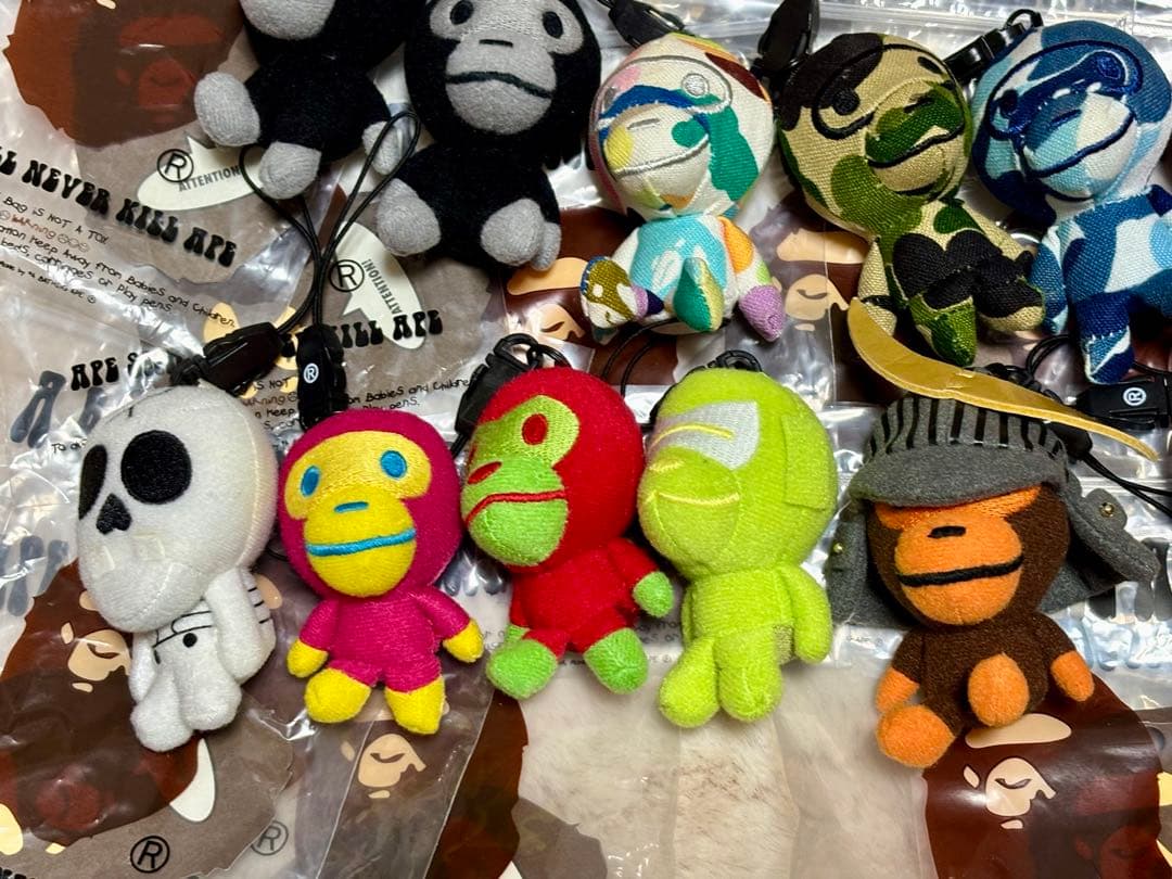 A BATHING APE マスコット27体 ブリキ缶 マイロ レア BAPE