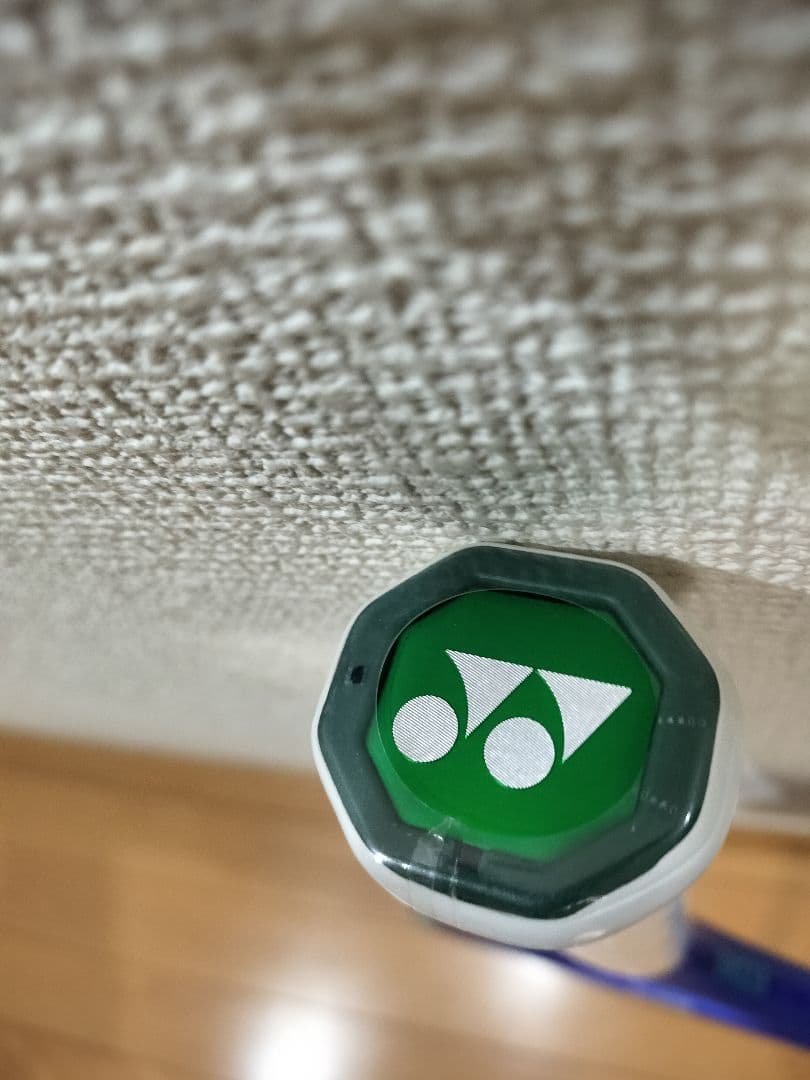 現行モデル　イーゾーン 115 YONEX　テニスラケット