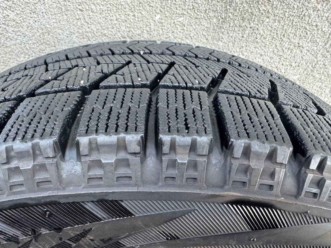 コンパクトカー‼️ブリヂストン‼️16インチ‼️スタッドレスタイヤ‼️2020年製バリ山