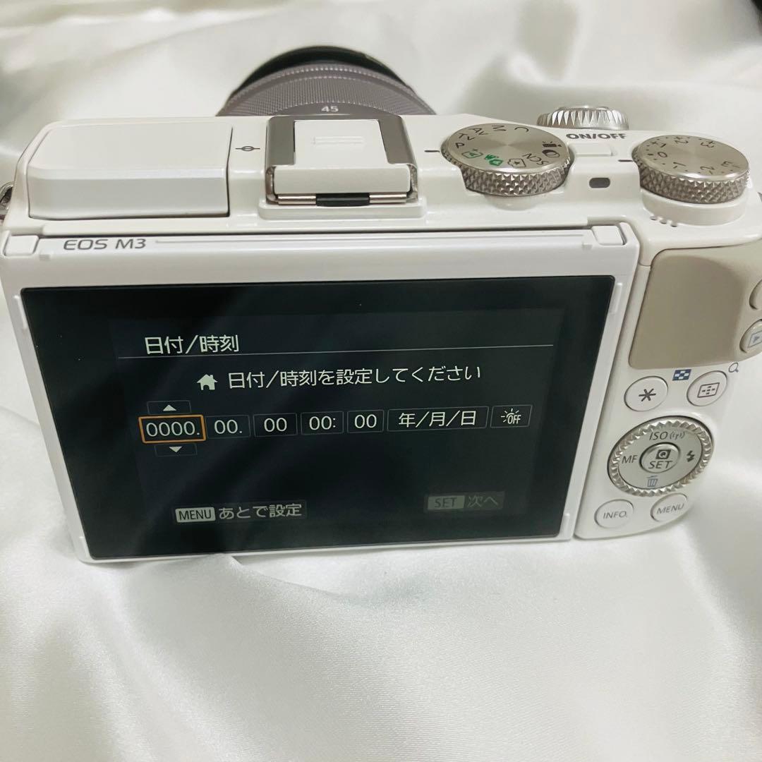 美品 Canon EOS M3 ミラーレス一眼 ダブルレンズキット ホワイト