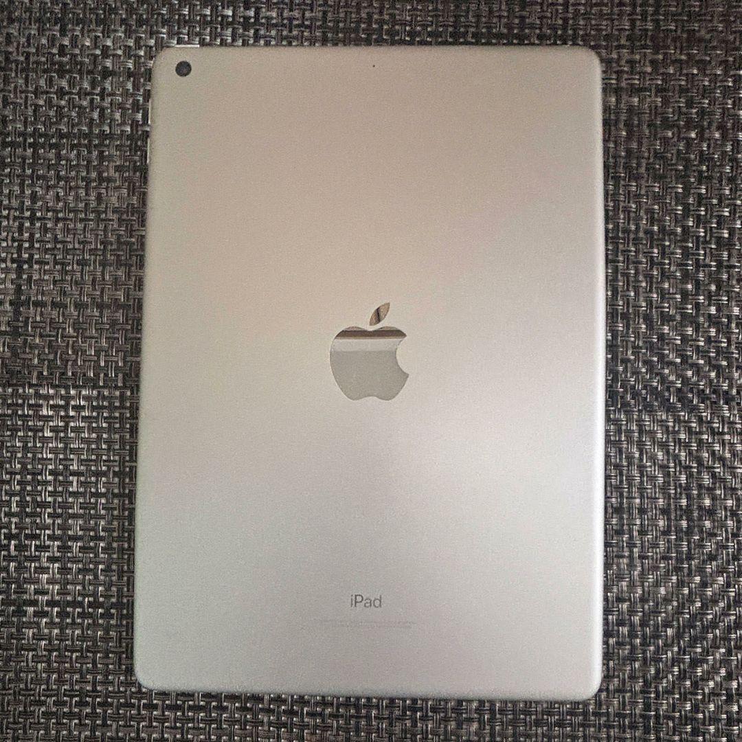 iPad 第6世代 wifiモデル 32GB MR7G2J/Aシルバー