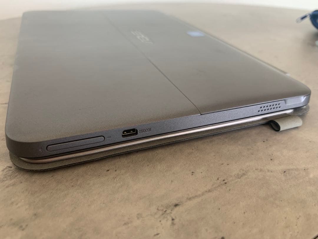 ASUS Windowsタブレット 本体
