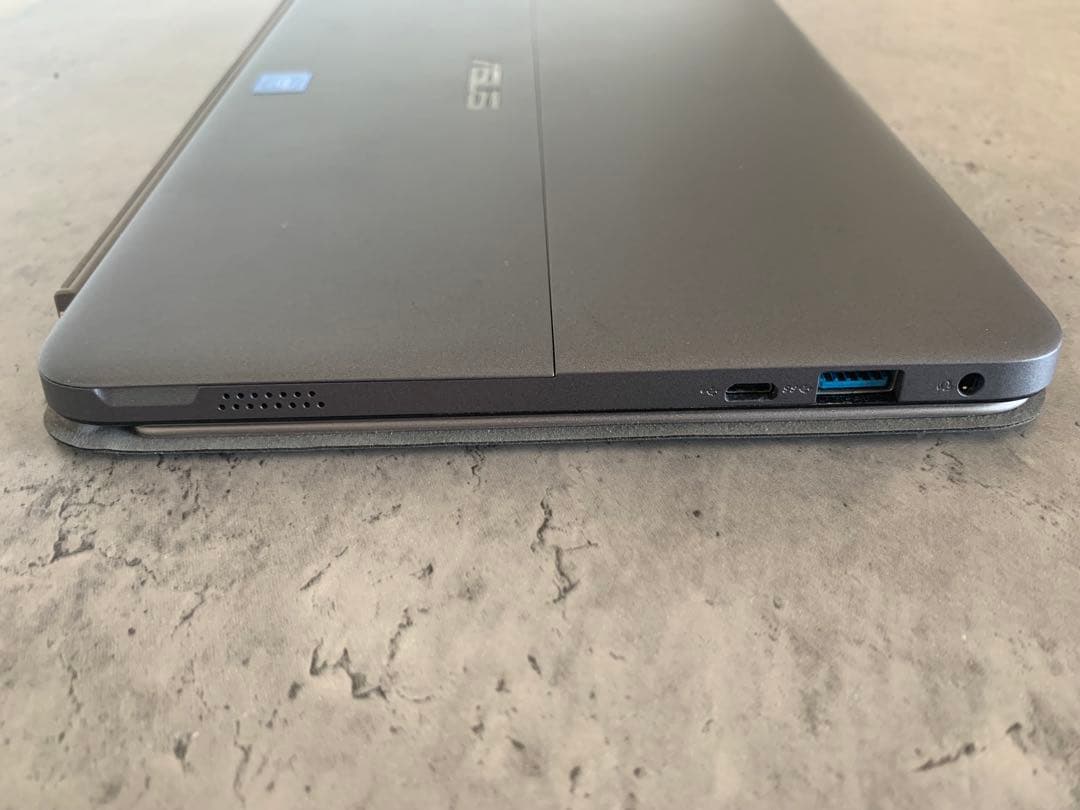 ASUS Windowsタブレット 本体