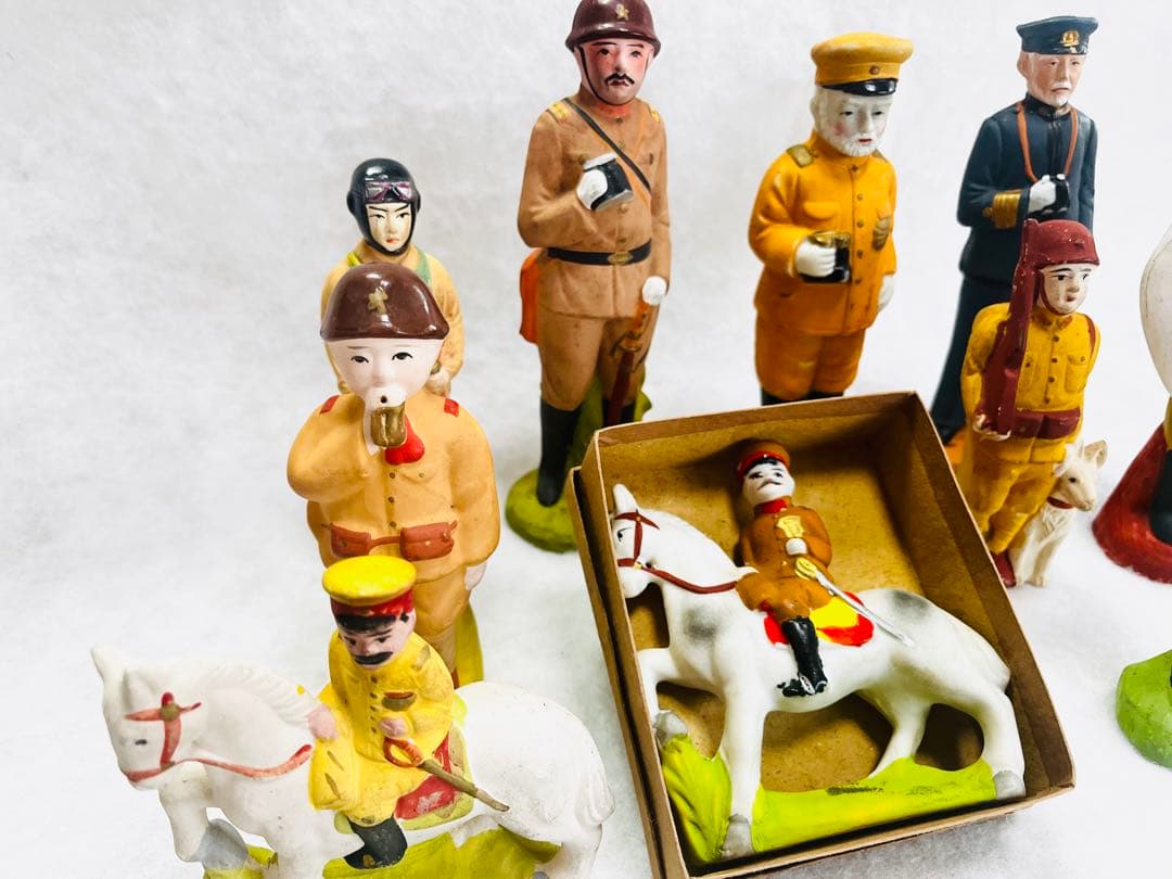 【兵隊さんの土人形（昭和初期・約100年前）】