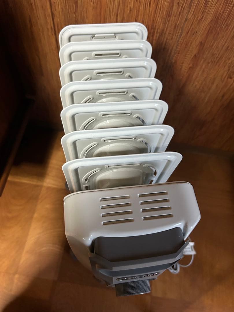 【未使用に近い】 デロンギ オイルヒーターRHJ10F0812-SG