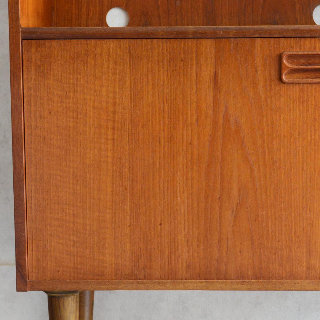 デンマーク 北欧ヴィンテージ チークシェルフ カップボード フラップ扉 北欧家具