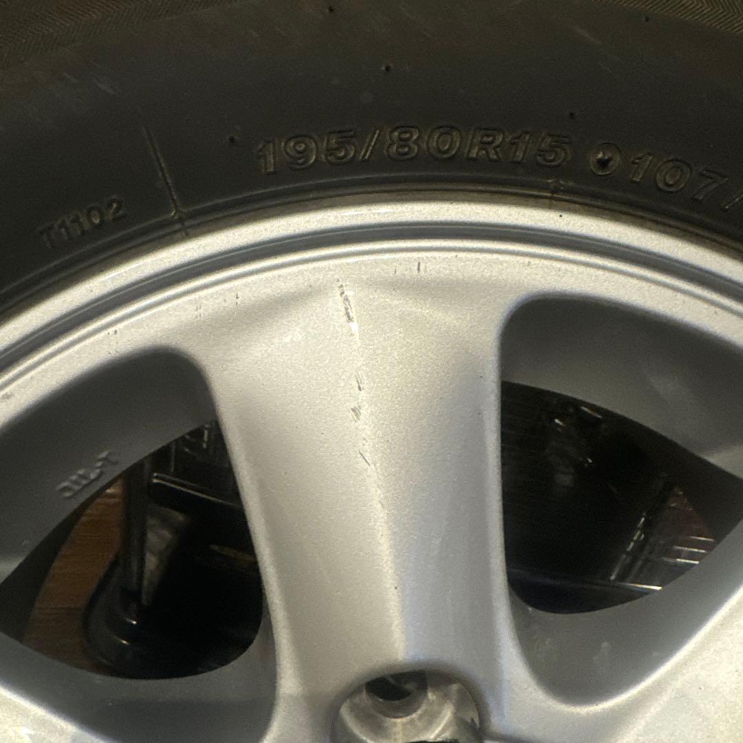 ハイエース　純正　スペアタイヤ