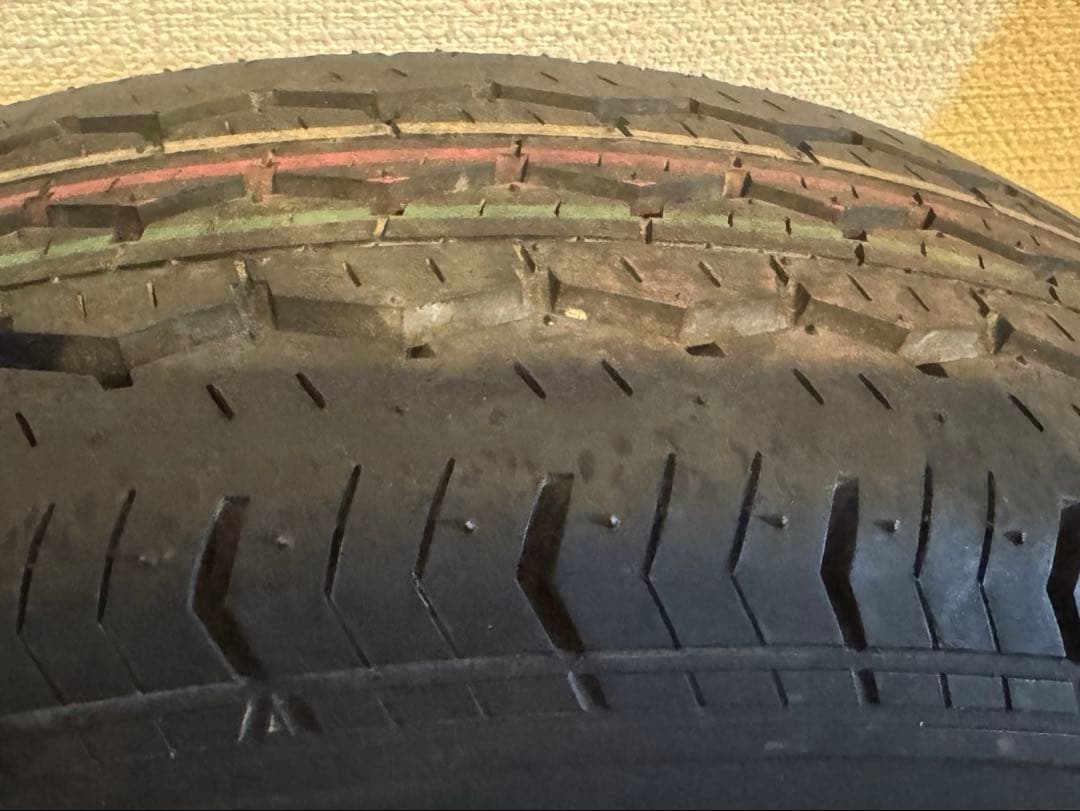 ハイエース　純正　スペアタイヤ