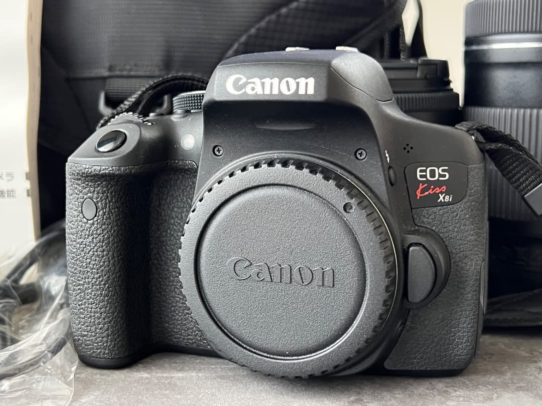 Canon EOS KISS X8i（W）