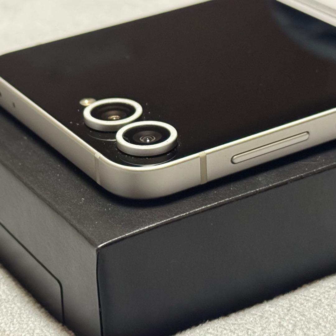 【ジャンク】Samsung Galaxy Z Flip6 256GB