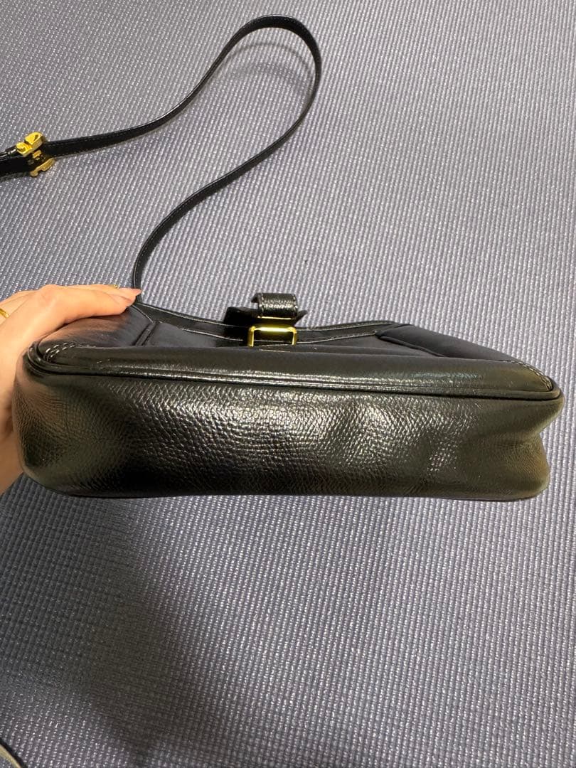 LOEWEショルダーバッグ