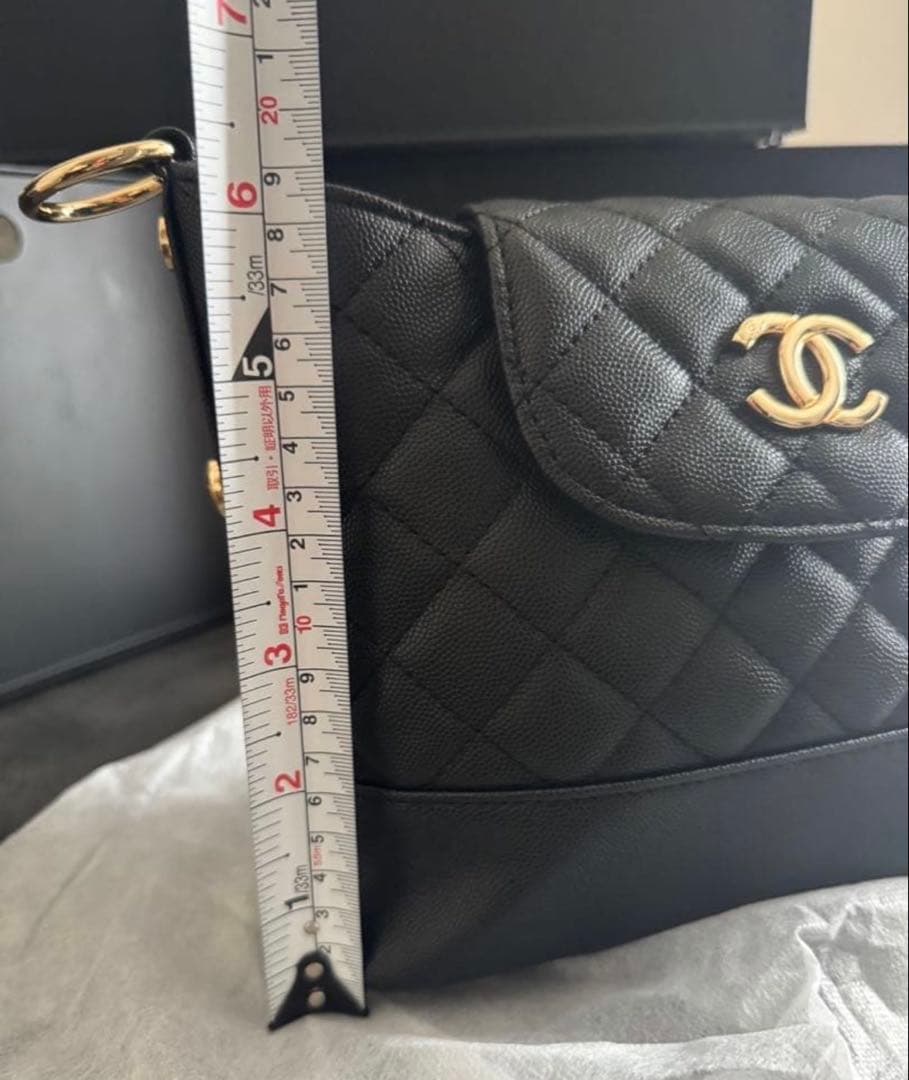 CHANEL ブラック キルティングショルダーバッグ