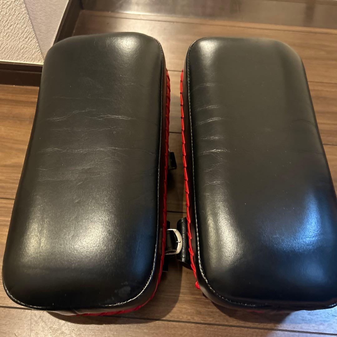THAISMAI (タイサマイ) キックミット 黒に赤ライン2個セット