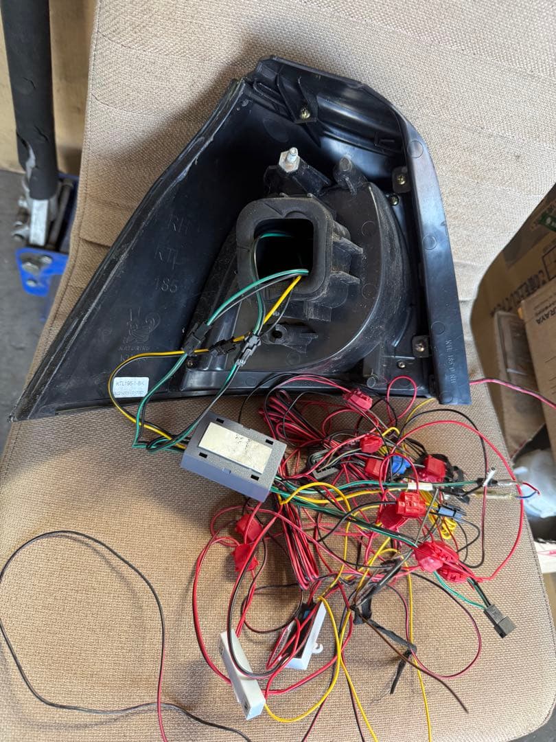 2009年式　ゴルフ5 ライテック　ブラック／スモークテールライト　左右セット