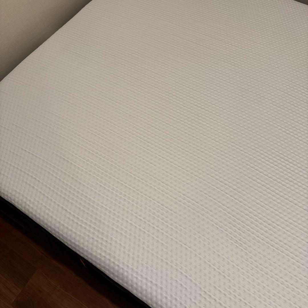 【リボん】無印良品ダブルベッドフレーム & エマスリープマットレス