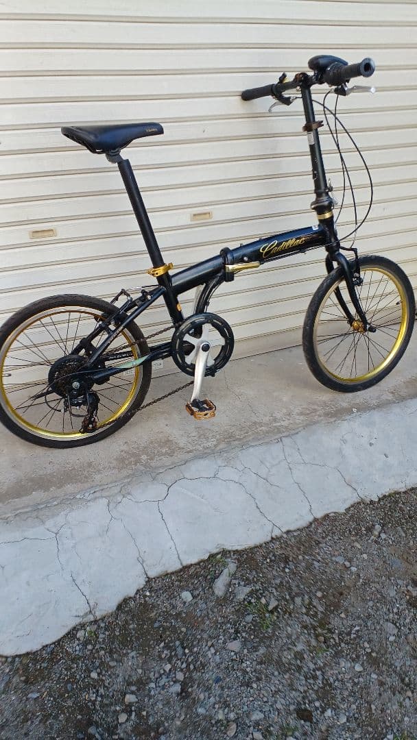 Cadillac 折りたたみ自転車 黒と金