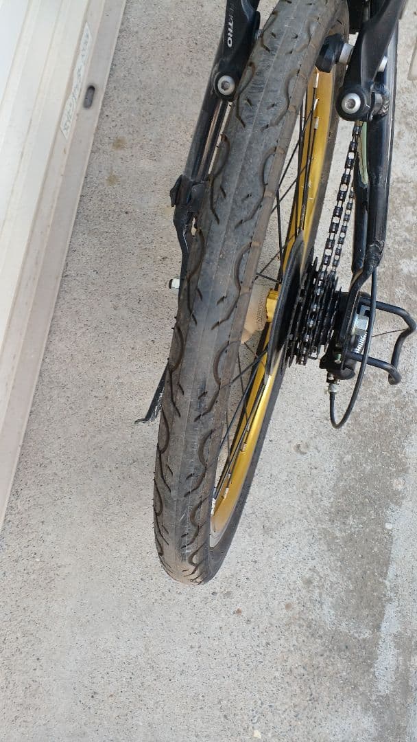 Cadillac 折りたたみ自転車 黒と金