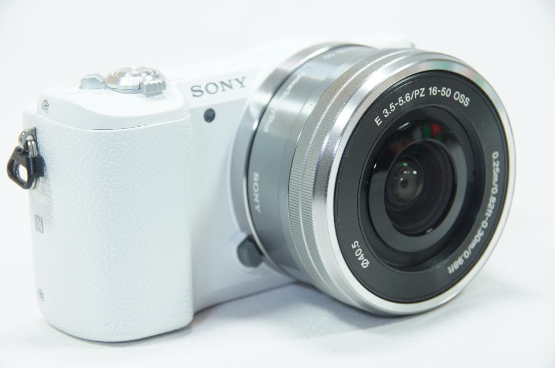 【美品】 SONY α5100 ホワイト シャッター数248回 【返品保証】