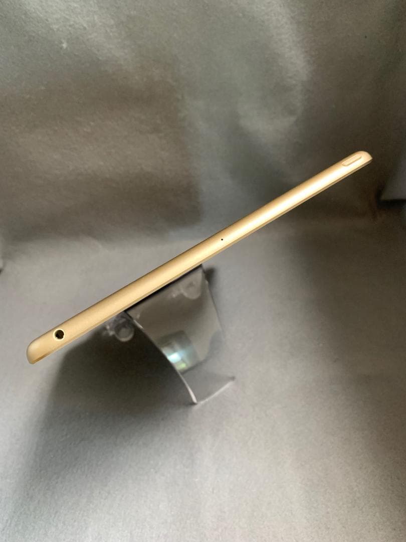 美品 国内版 iPad 第5世代 9.7インチ 128GB WiFi版 ゴールド