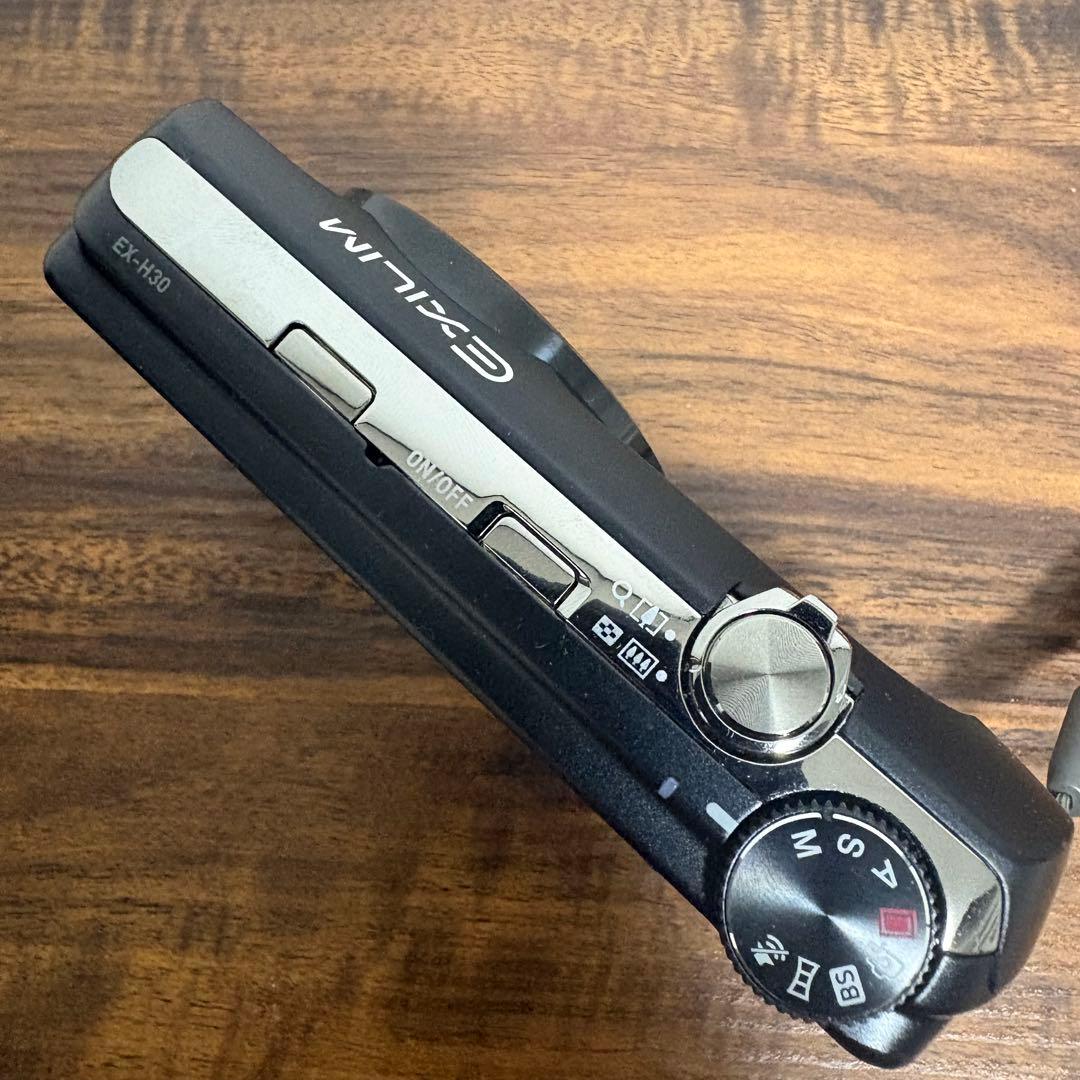 【ピンクの猫】CASIO EXILIM EX-H30 コンデジ ブラック