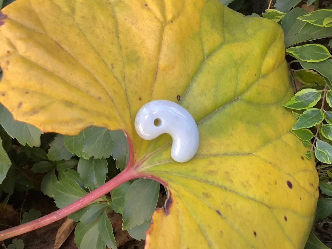 ✳霊神　神からの縁起物　糸魚川翡翠ジェダイト勾玉　本物をお身近に　機械鑑定鑑別付