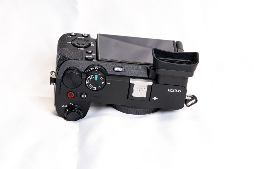 SONY α6700 ILCE-6700 ボディ　＋smallRigグリップ