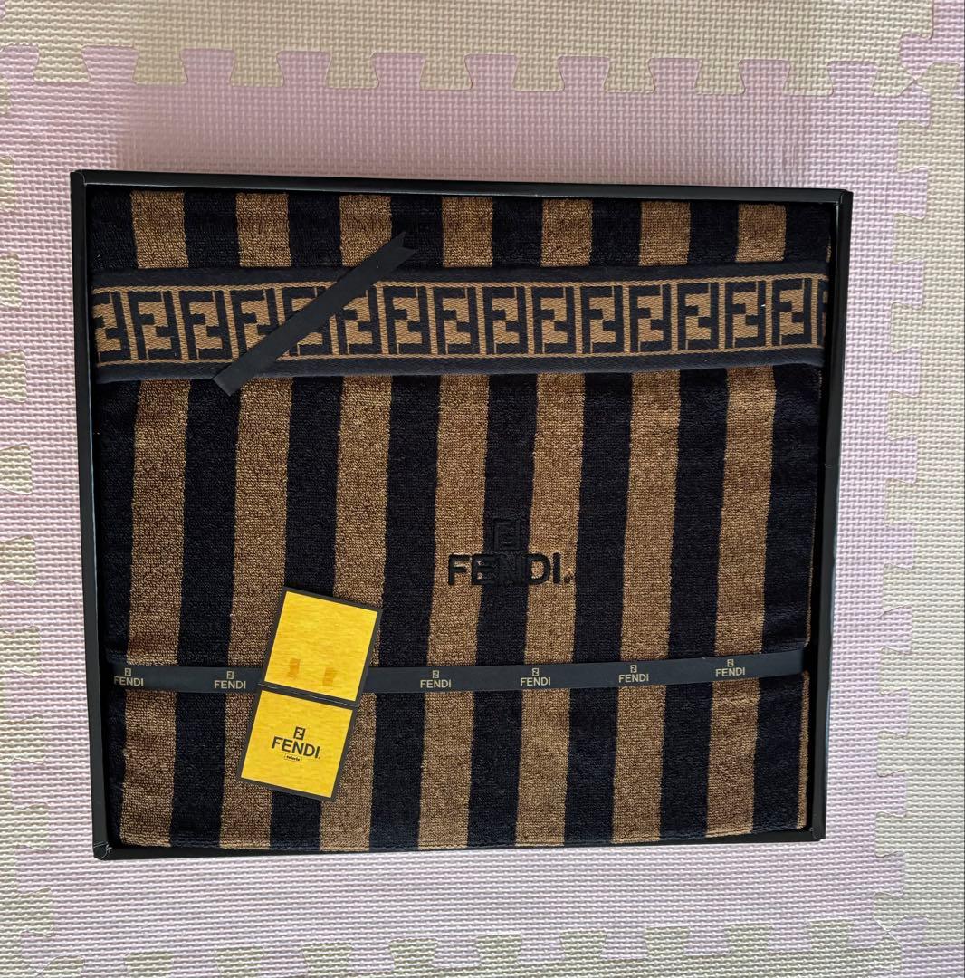 FENDI タオルケット