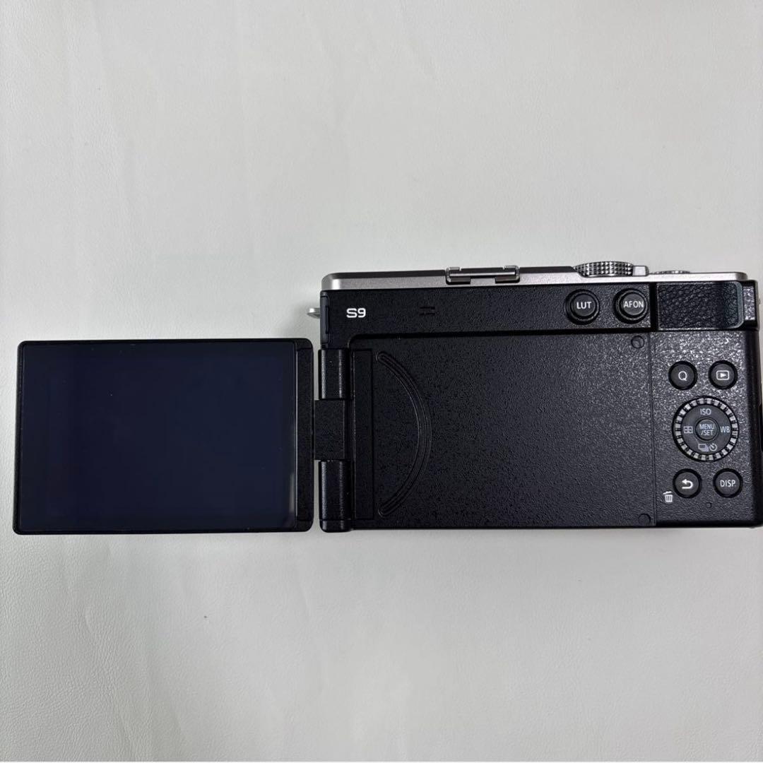 ★極上品★LUMIX S9 ボディ DC-S9-S ダークシルバー