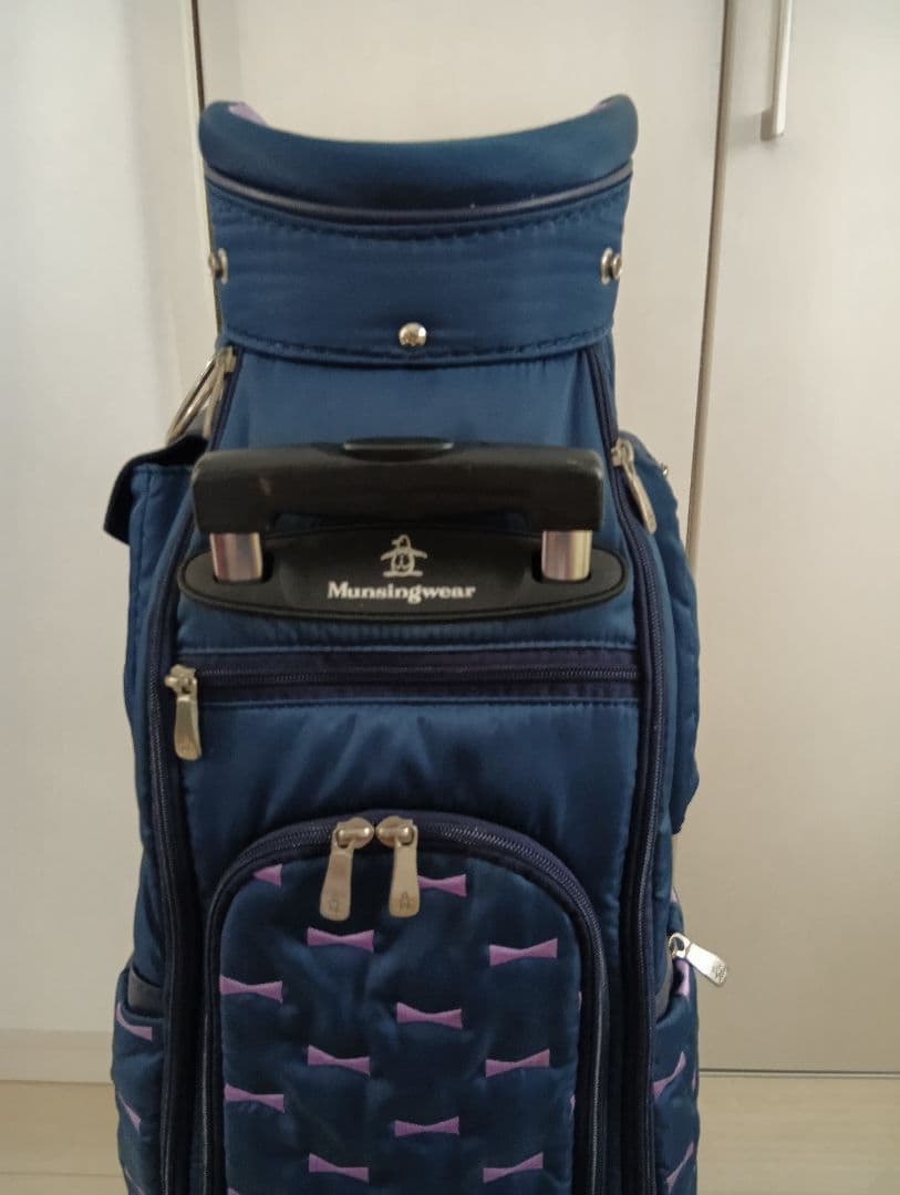 レディース中古収納式キャリーハンドル付きMunsingwearキャディバッグ
